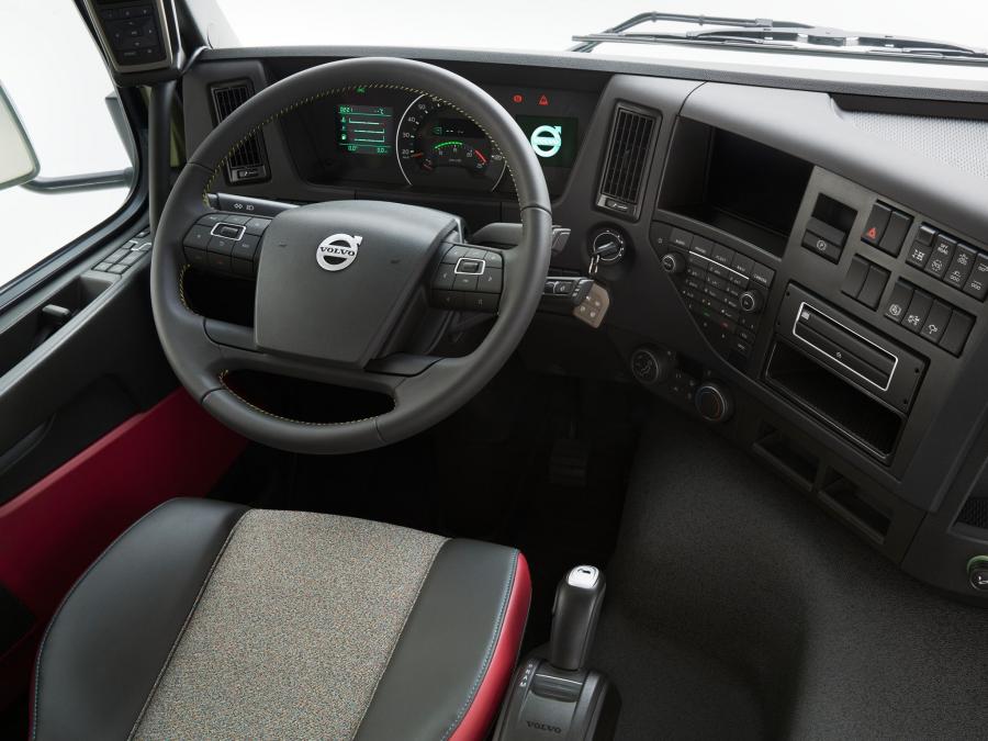  Volvo FM 370 6x2 2013 года  (фото 7 из 10)